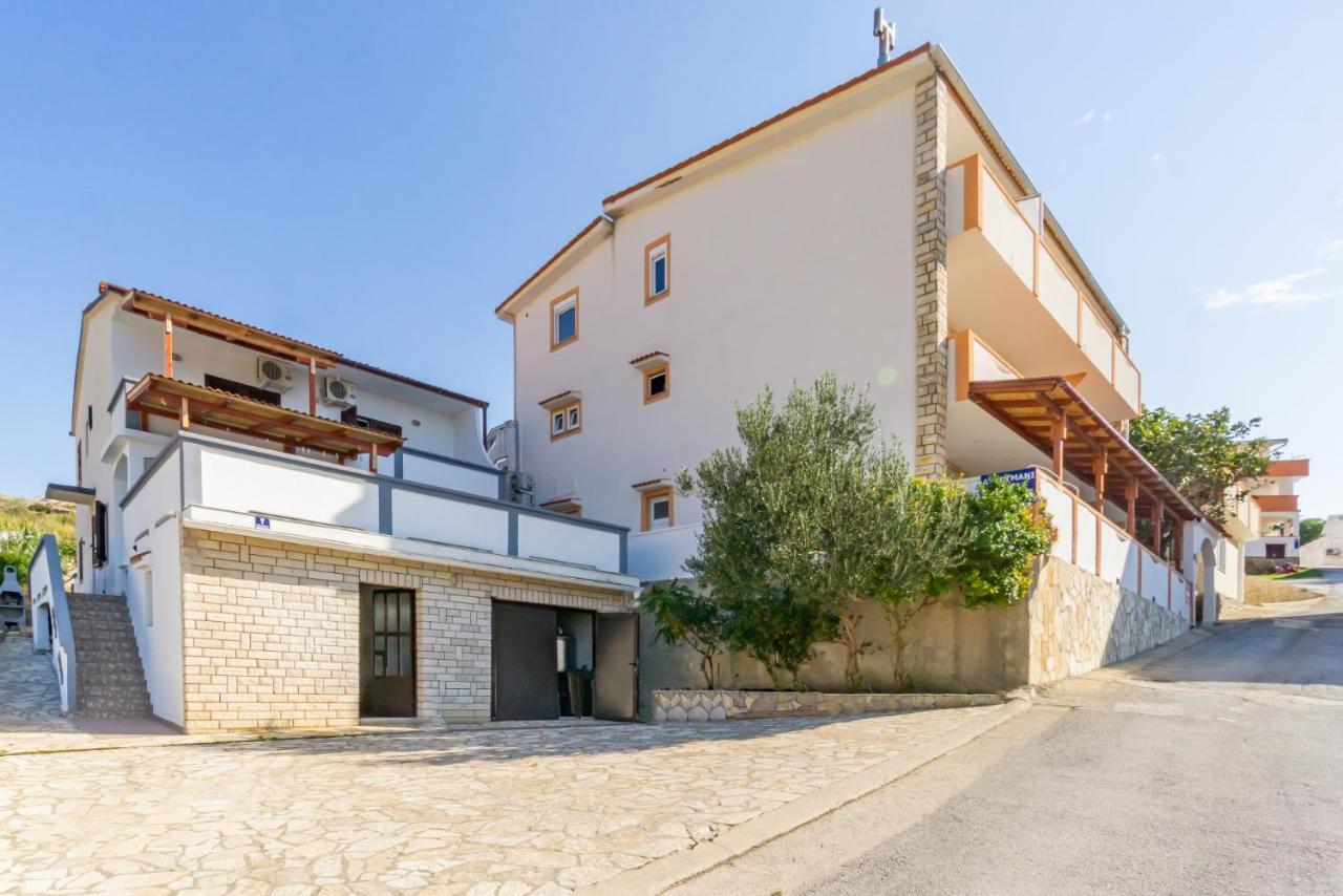 Kob Orog Good Location With Sea Views And Modern Decor Διαμέρισμα Metajna Εξωτερικό φωτογραφία