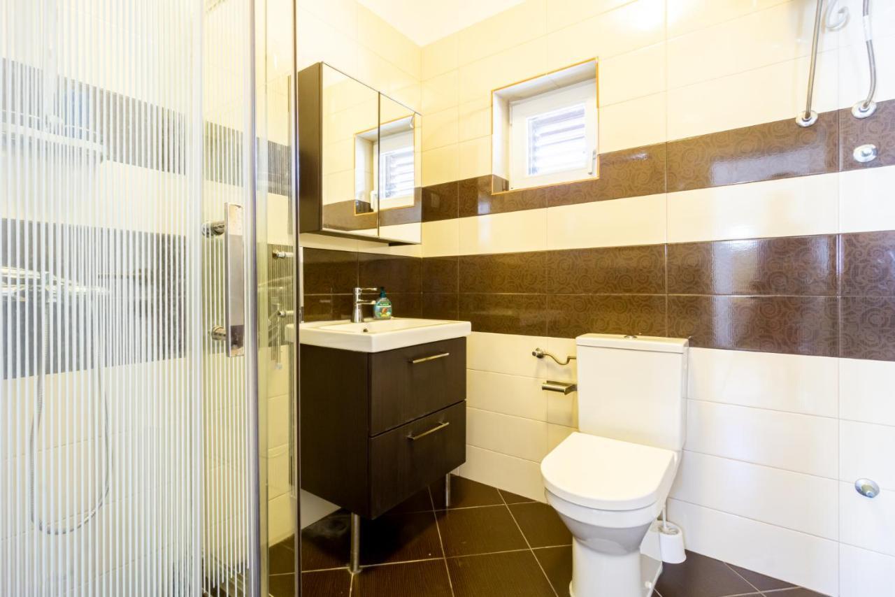 Kob Orog Good Location With Sea Views And Modern Decor Διαμέρισμα Metajna Εξωτερικό φωτογραφία