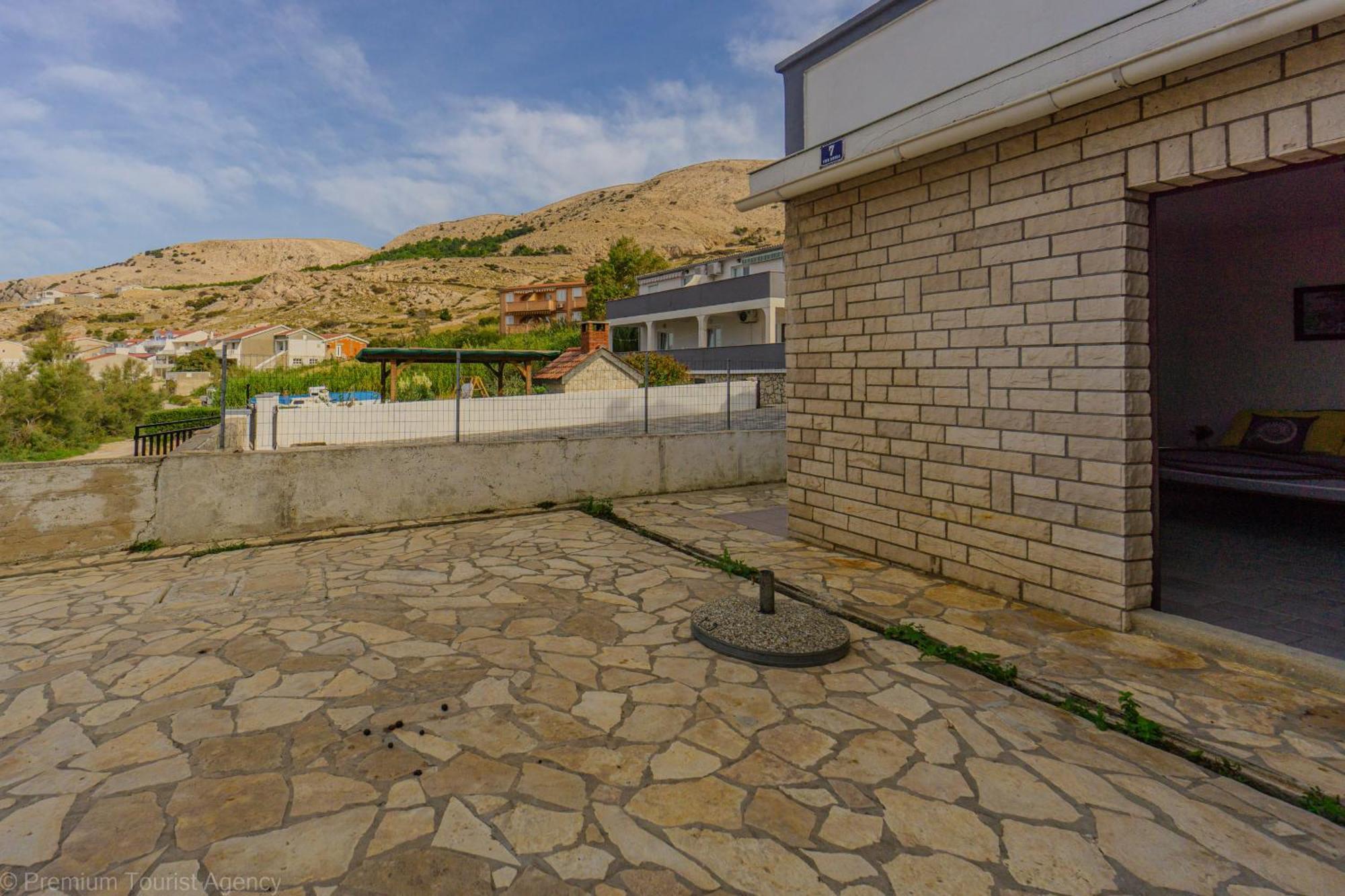 Kob Orog Good Location With Sea Views And Modern Decor Διαμέρισμα Metajna Εξωτερικό φωτογραφία