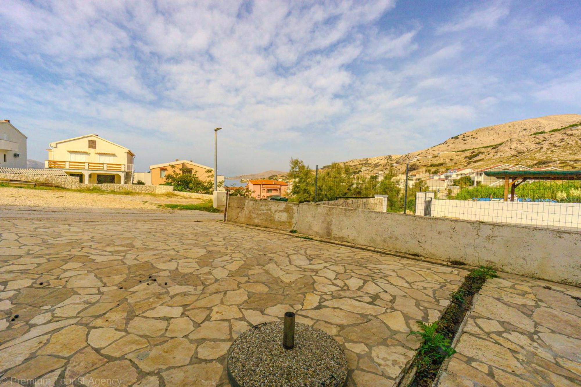 Kob Orog Good Location With Sea Views And Modern Decor Διαμέρισμα Metajna Εξωτερικό φωτογραφία