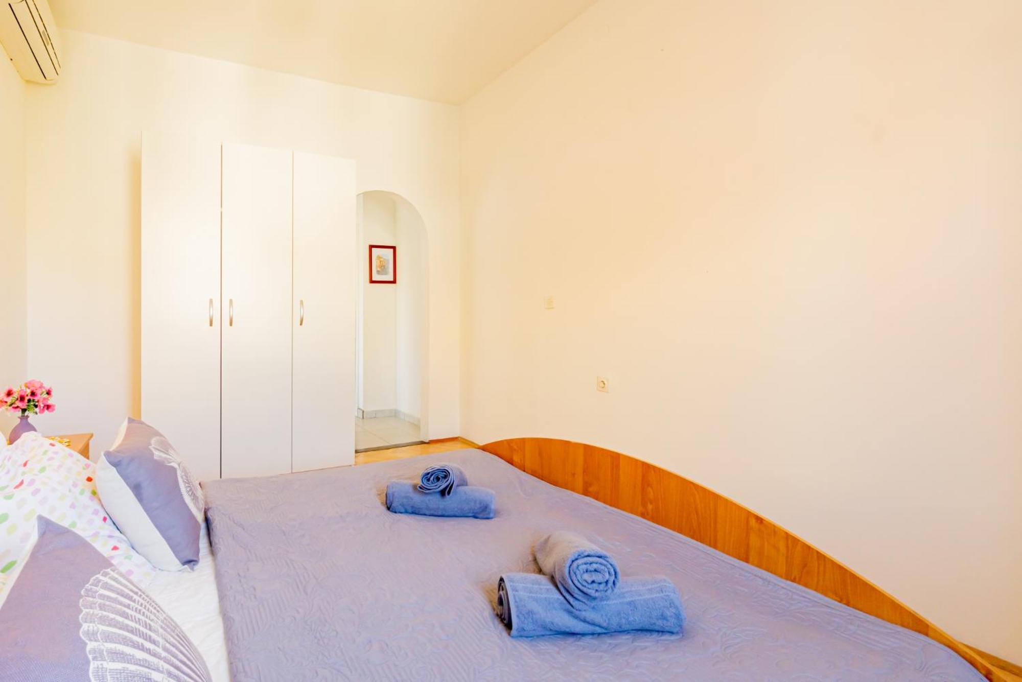 Kob Orog Good Location With Sea Views And Modern Decor Διαμέρισμα Metajna Δωμάτιο φωτογραφία